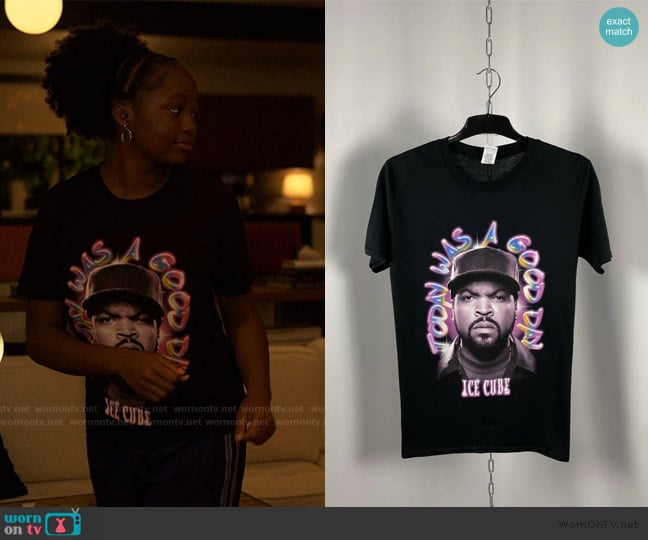 Gildan Ice Cube Rap Logo Tee worn by Naima Stewart (Aderinsola Olabode) on Reasonable Doubt