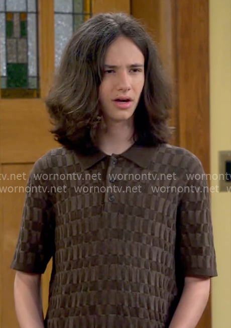 Grover's brown textured polo shirt on The Neighborhood