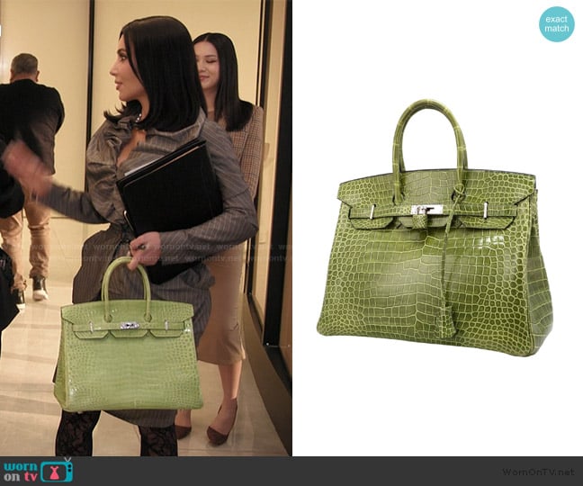 Hermes 35 cm handbag in anise green porosus crocodile worn by Kim Kardashian (Kim Kardashian) on The Kardashians