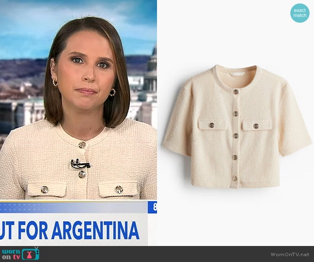 H&M Short-Sleeved Bouclé Cardigan in Light beige worn by Elizabeth Schulze on Good Morning America