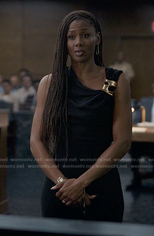 Jax's black asymmmetric top on Reasonable Doubt
