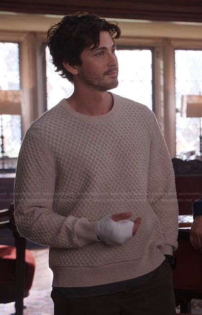 Jay’s white waffle knit sweater on Only Murders in the Building