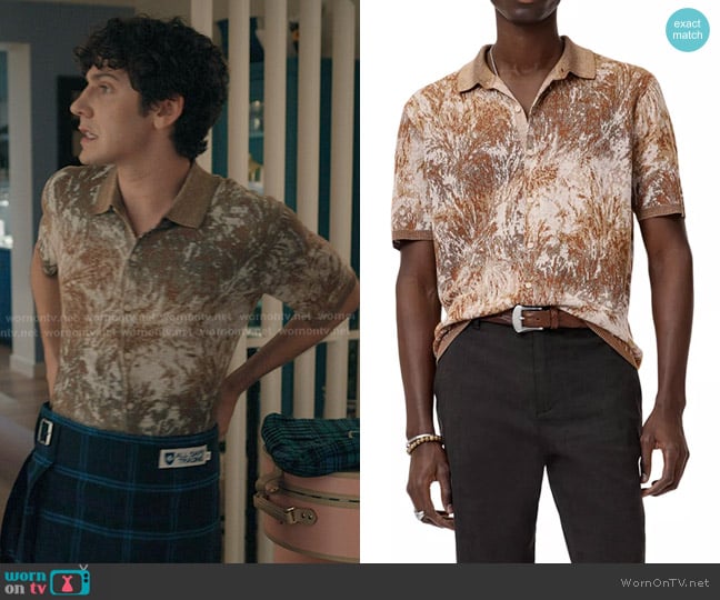 Teddy’s beige print short sleeve shirt on Elsbeth