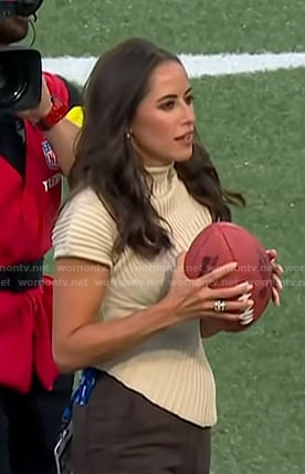 Kaylee’s beige ribbed asymmetric top on Today