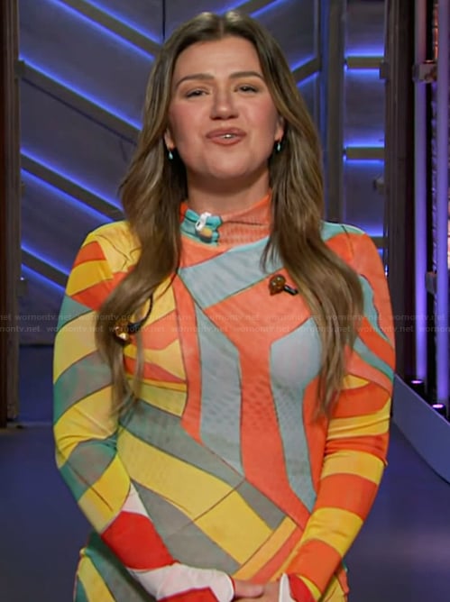 Kelly's abstract print mesh dress on The Kelly Clarkson Show