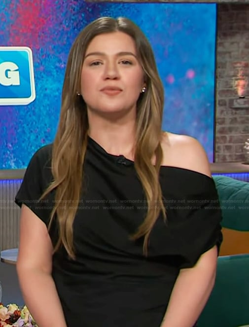 Kelly's black off shoulder top on The Kelly Clarkson Show