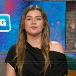 Kelly’s black off shoulder top on The Kelly Clarkson Show