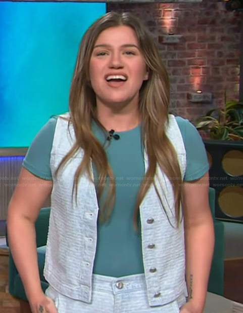 Kelly’s blue tweed vest and pants on The Kelly Clarkson Show