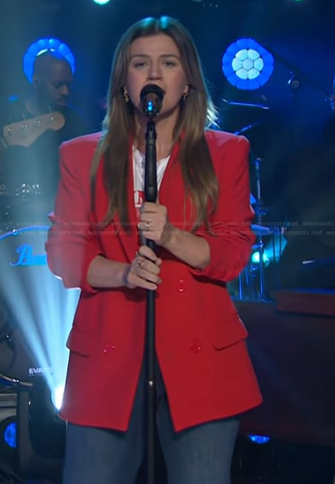 Kelly’s red blazer and graphic tee on The Kelly Clarkson Show