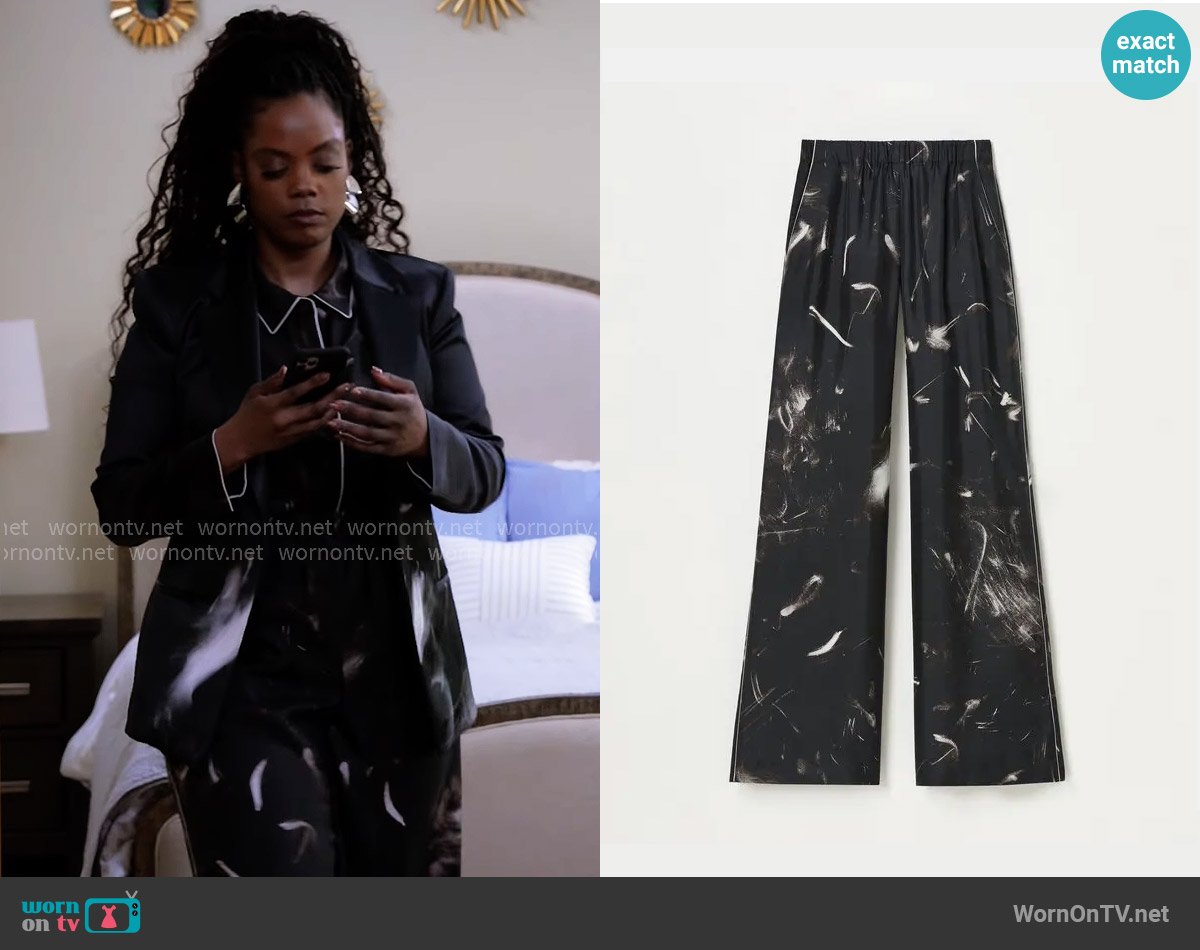 Lafayette 148 New York Riverside Wide-Leg Silk Pants worn by Sabrina Hollins (Novi Brown) on Tyler Perrys Sistas