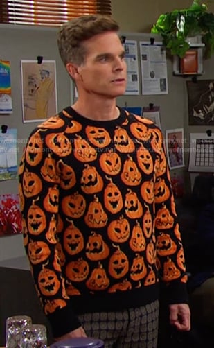 Leo's pumpkin print sweater on Days of our Lives