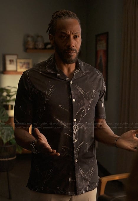 Lewis's black printed shirt on Reasonable Doubt