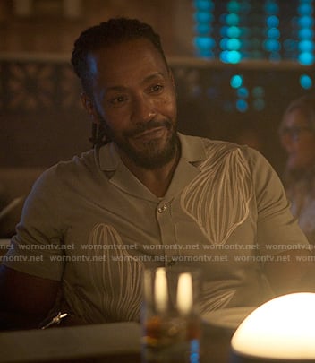 Lewis's blue floral short sleeve shirt on Reasonable Doubt