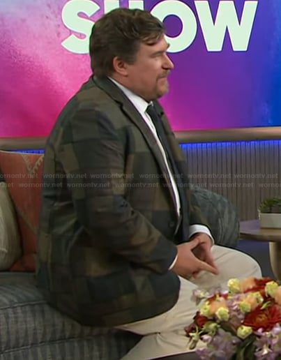 Michael Chernus’s patchwork blazer on The Kelly Clarkson Show