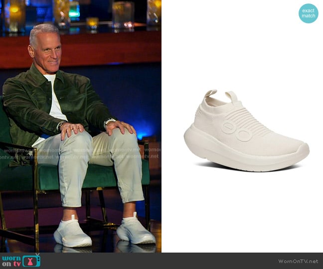 OOFOS Oomy Zen Shoes in Chalk worn by Mel Owens on The Golden Bachelor