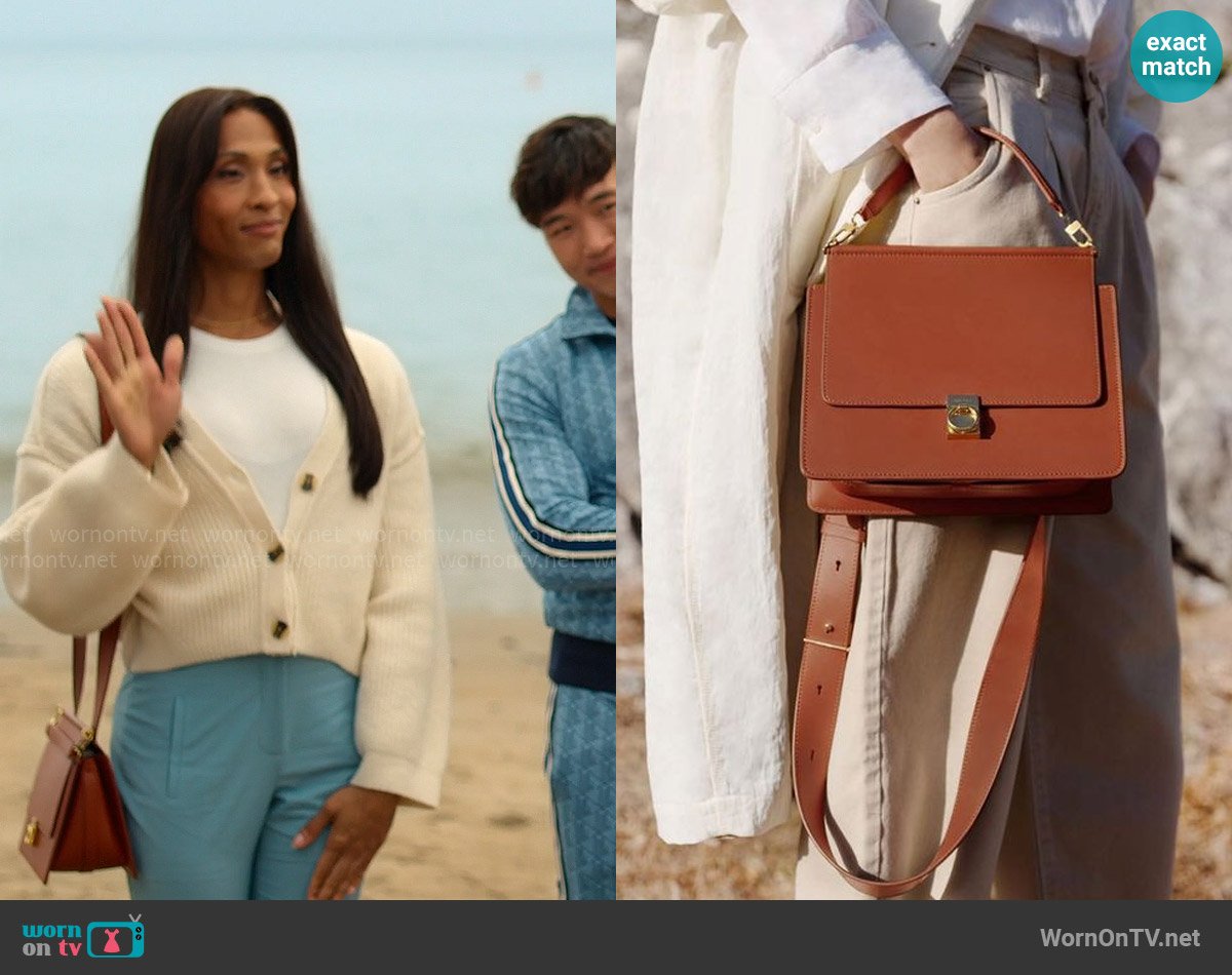 Polene  Numéro Sept Bag in Terre de Sienne worn by Sofia Salinas (Michaela Jaé Rodriguez) on Loot