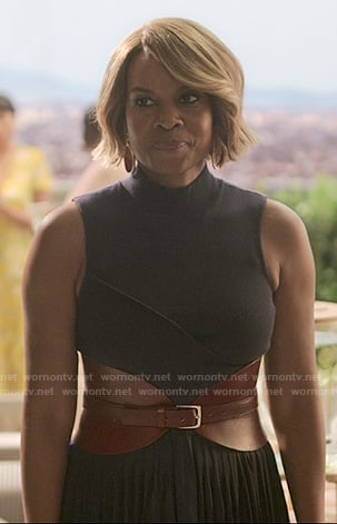 Sally's brown leather wide belt on Reasonable Doubt
