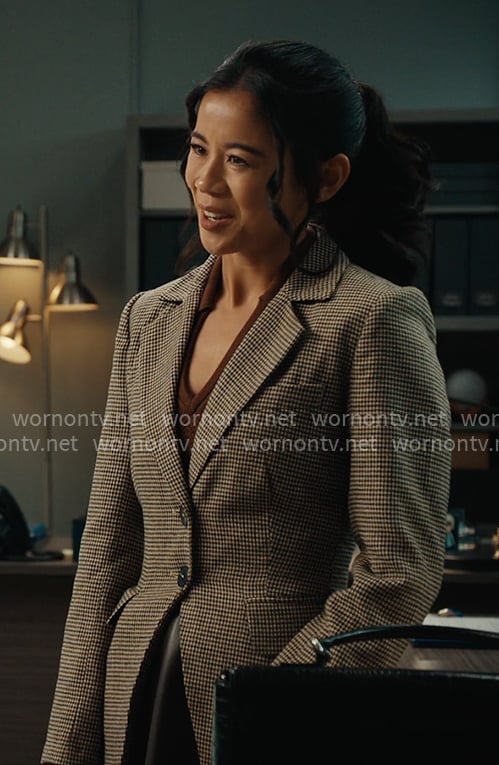 Sarah's houndstooth blazer on Matlock