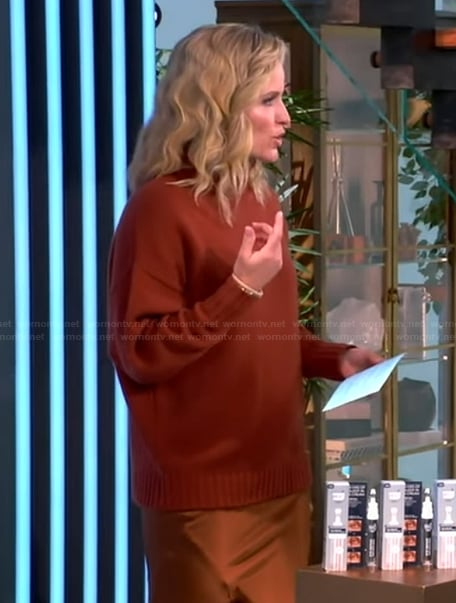 Sara's brown turtleneck sweater on The View