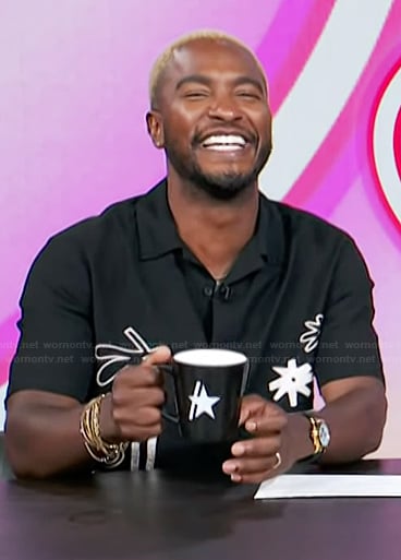 Scott's black embroidered shirt on Access Hollywood