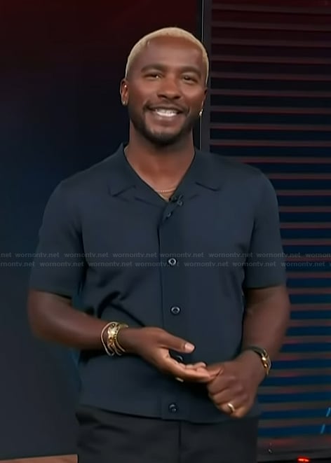 Scott’s navy shirt on Access Hollywood