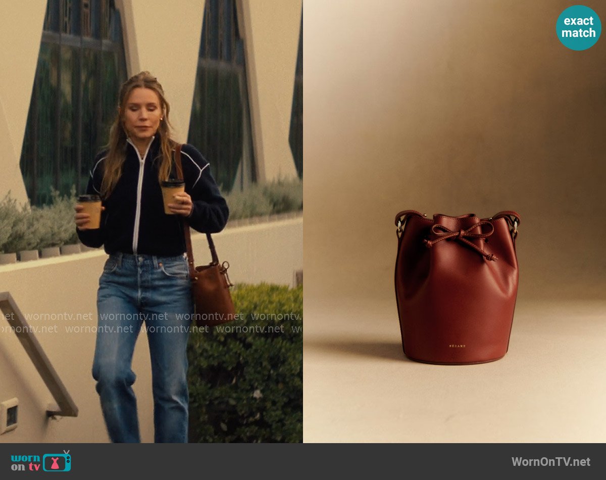 Sezane Farrow Mini Bag in Natural Heritage worn by Joanne (Kristen Bell) on Nobody Wants This