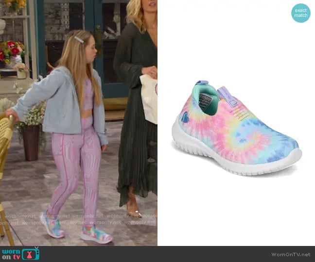 Skechers Ultra-Flex Groovin Vibes Sneaker worn by Felicity Greene (Kennedy Garcia) on Days of our Lives