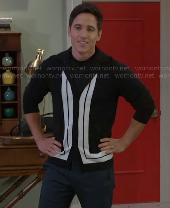Smitty's black and white shirt on Beyond the Gates