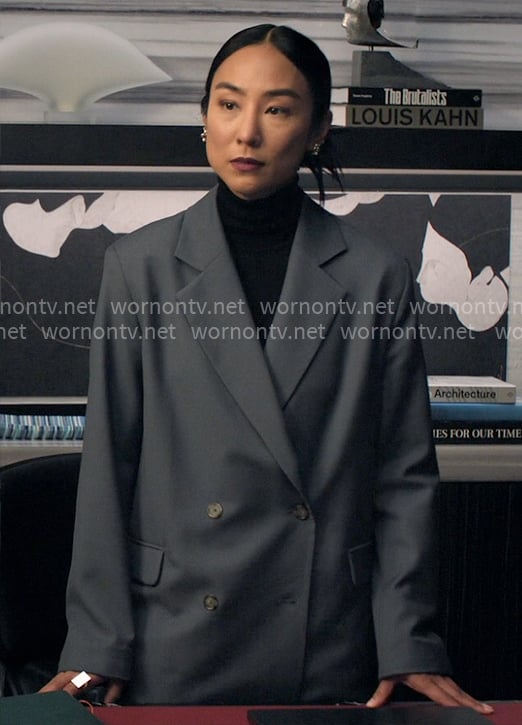 Stella's grey double-breasted blazer on The Morning Show