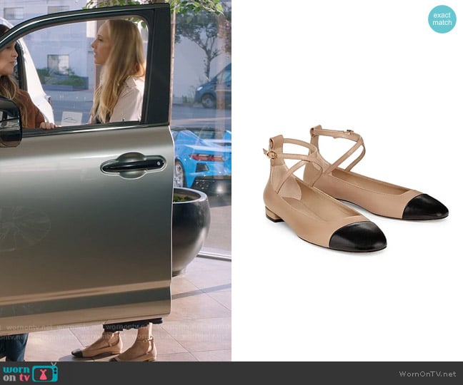 Stuart Weitzman Eden Strap Leather Ballet Flats in Adobe Black worn by Teddy Altman (Kim Raver) on Greys Anatomy