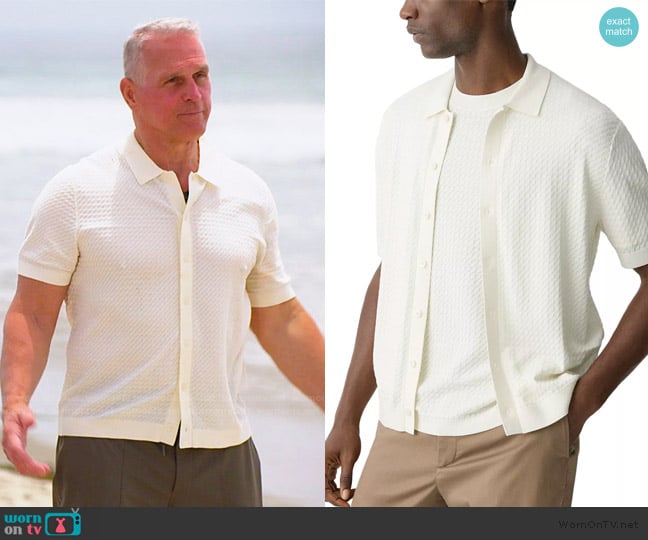 Mel’s white knit shirt on The Golden Bachelor
