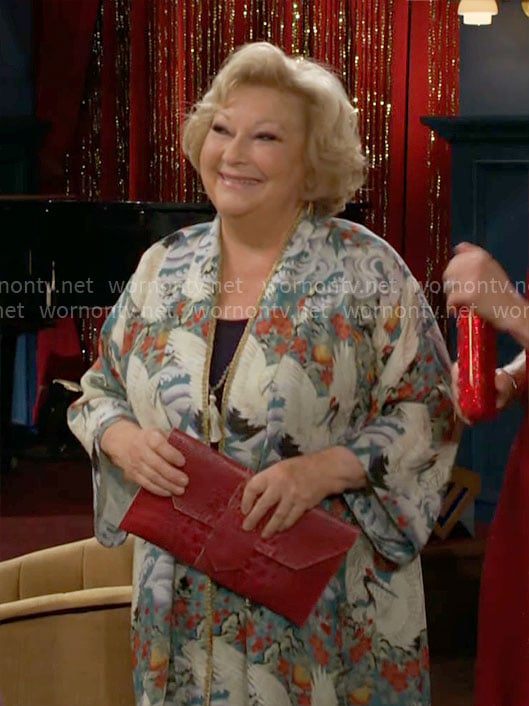 Traci's crane print kimono on The Young and the Restless