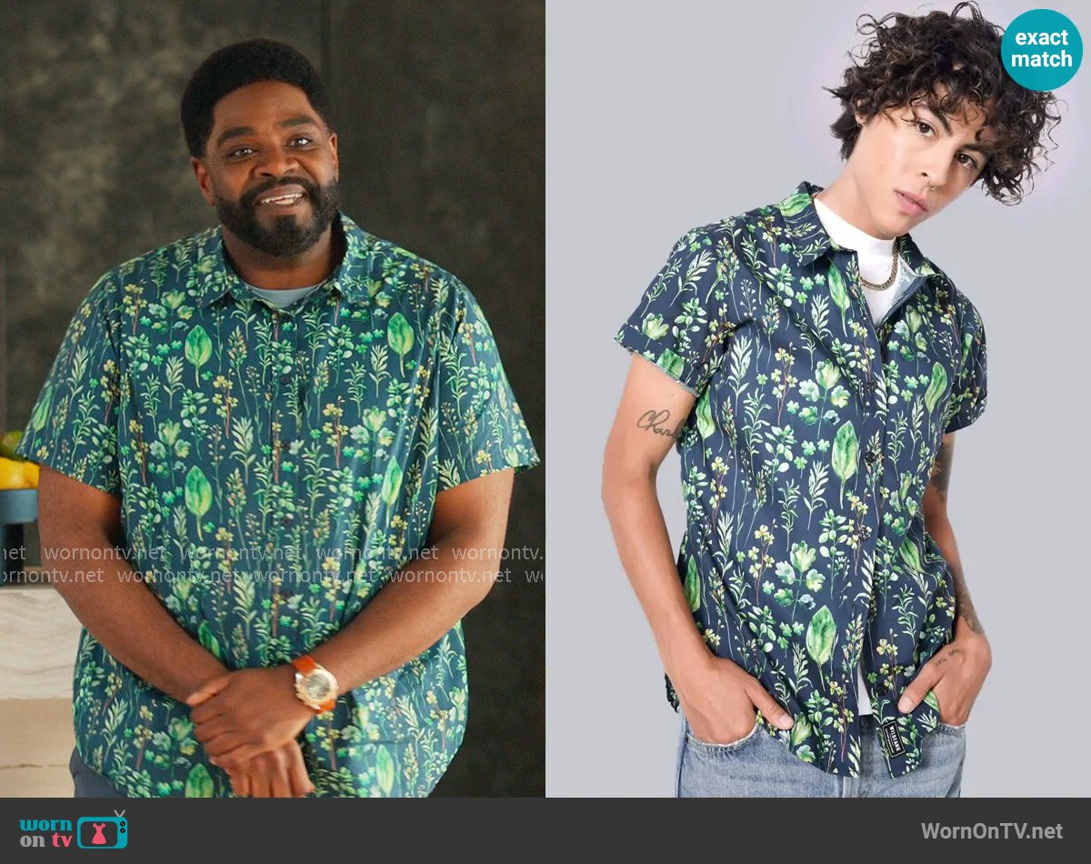 Wildfang The Essential Button Up in Leaf Navy worn by Howard (Ron Funches) on Loot