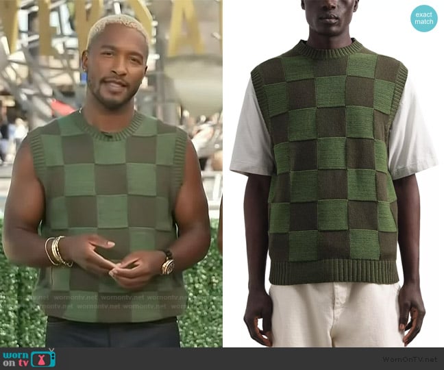 YMC Crewneck Tank Sweater Vest worn by Scott Evans on Access Hollywood