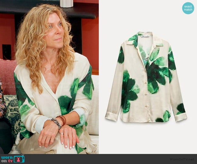 Zara Water Lilly Print Blouse worn by Peg Munson on The Golden Bachelor