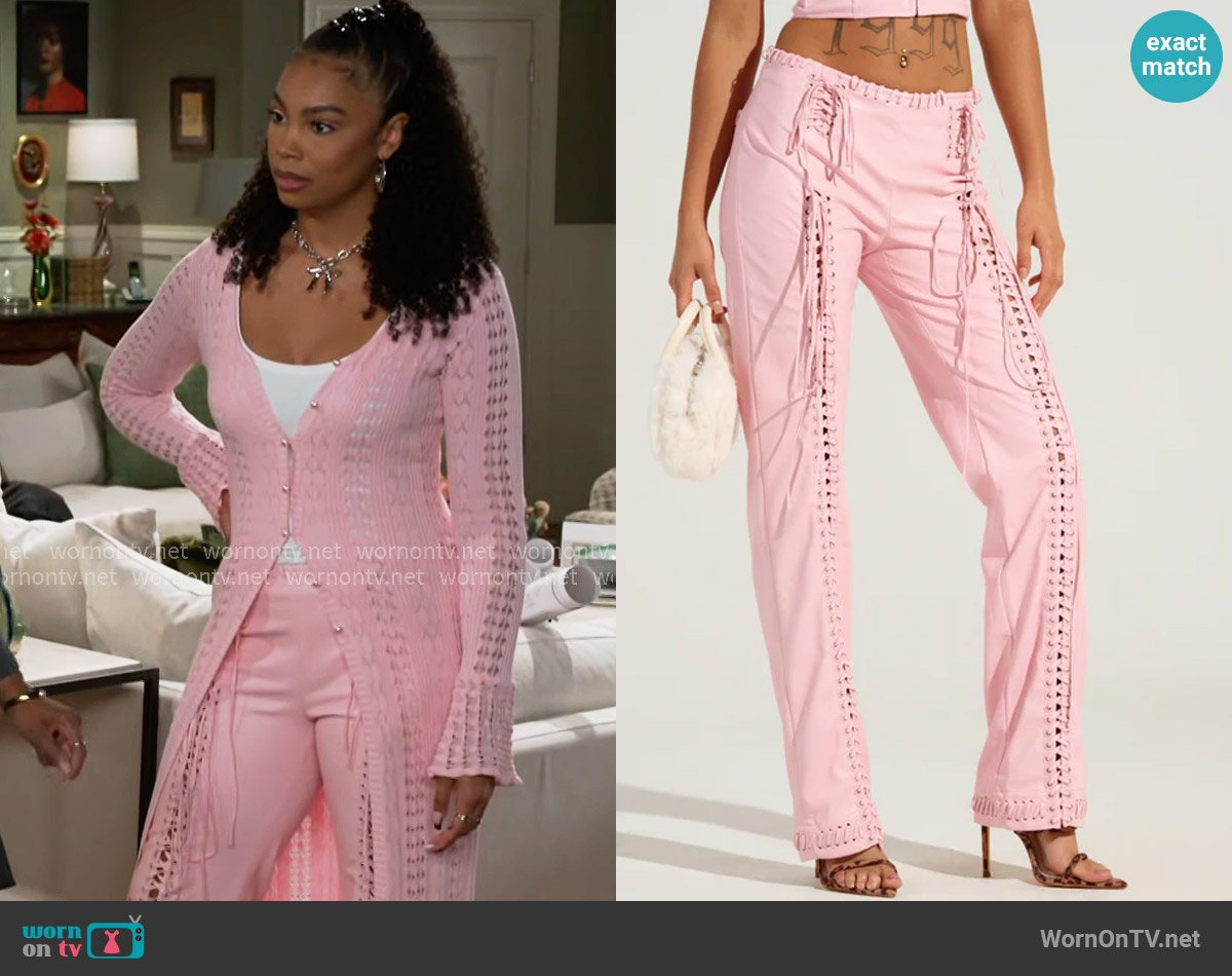 Akira Flashing Lights Faux Leather Pant worn by Chelsea Hamilton (RhonniRose Mantilla) on Beyond the Gates