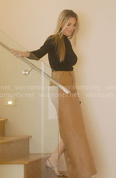 Alex’s tan long leather skirt on Selling the OC