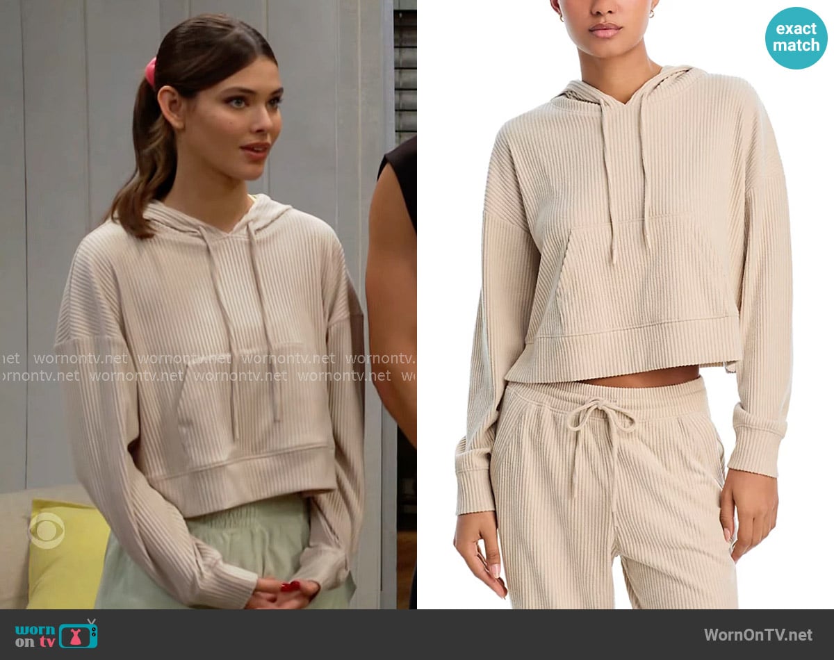 Electra’s beige ribbed hoodie on The Bold and the Beautiful Electra’s beige ribbed hoodie on The Bold and the Beautiful