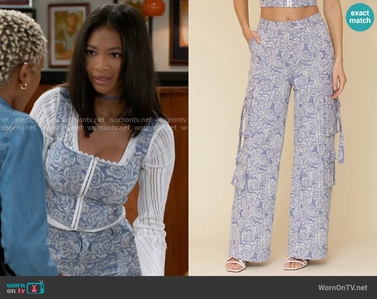 Avec Les Filles Floral Print Wide-Leg Cargo Pants worn by Jessica (Camryn Jade) on Beyond the Gates