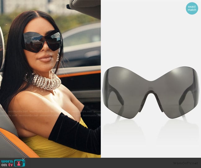 Balenciaga Mask Butterfly sunglasses worn by Allura Grant (Kim Kardashian) on Alls Fair