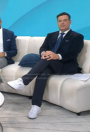 Carson Daly's white sneakers on Today