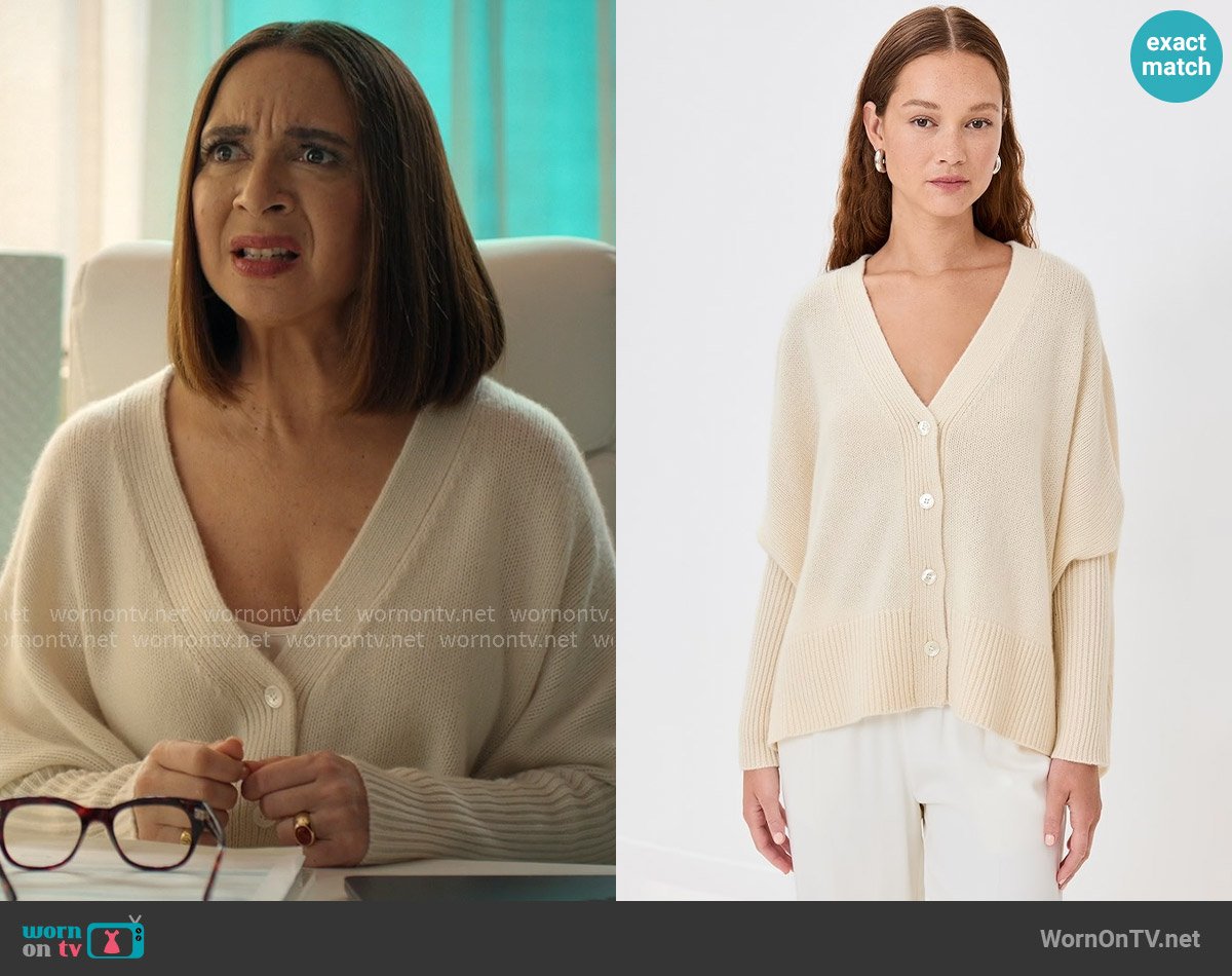 Co Batwing Cashmere Cardigan worn by Molly Novak (Maya Rudolph) on Loot