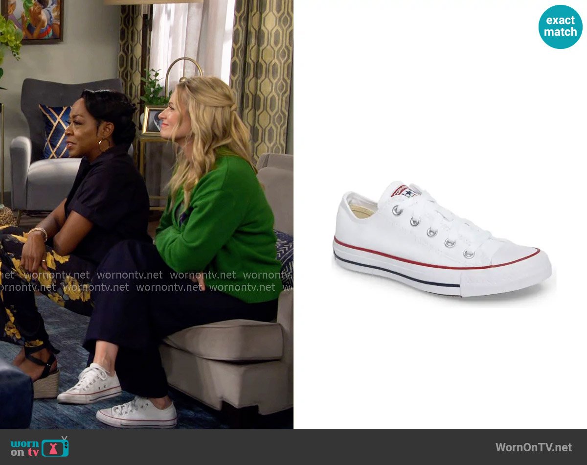Converse Chuck Taylor® All Star® Low Top Sneaker worn by Gemma (Beth Behrs) on The Neighborhood