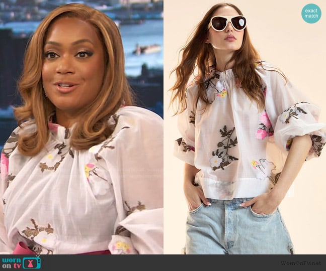 Cynthia Rowley Fil Coupe Blouse worn by Sunny Anderson on The Drew Barrymore Show