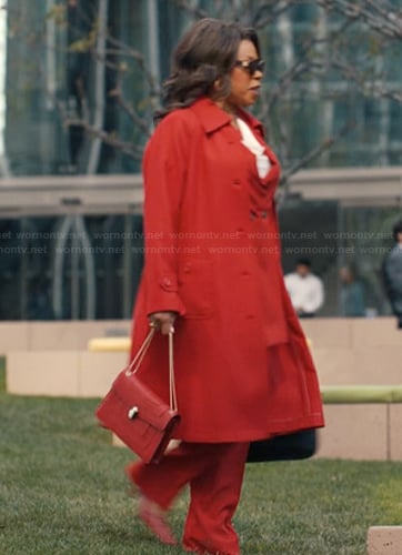 Emerald's sunglasses on Alls Fair