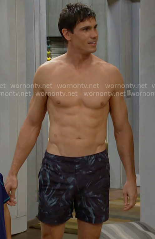Finn’s printed swim shorts on The Bold and the Beautiful