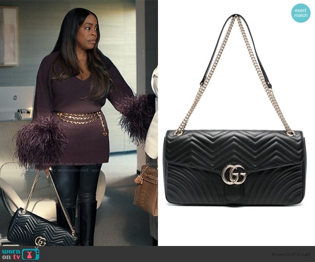 Gucci Large GG Marmont shoulder bag worn by Emerald Greene (Niecy Nash-Betts) on Alls Fair