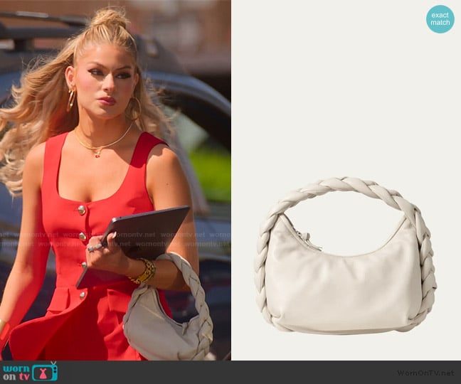 Hereu Espiga Braided Large Leather Shoulder Bag worn by Fiona Belle (Fiona Belle) on Selling the OC