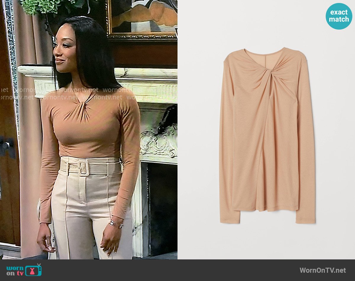 H&M Airy Lyocell Top in Light Beige worn by Jordan Ashford (Tanisha Mariko Harper) on General Hospital