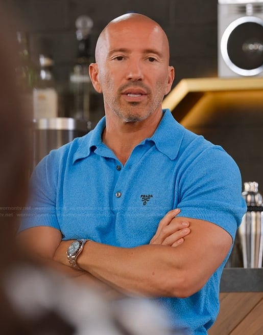 Jason’s blue polo on Selling the OC